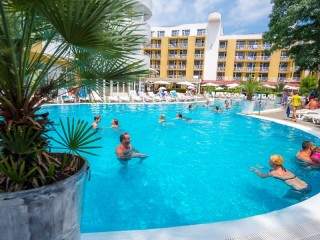 Last Minute 2019 в Клуб хотел Сън Палас, All inclusive след 26.08 в центъра на Сл. бряг